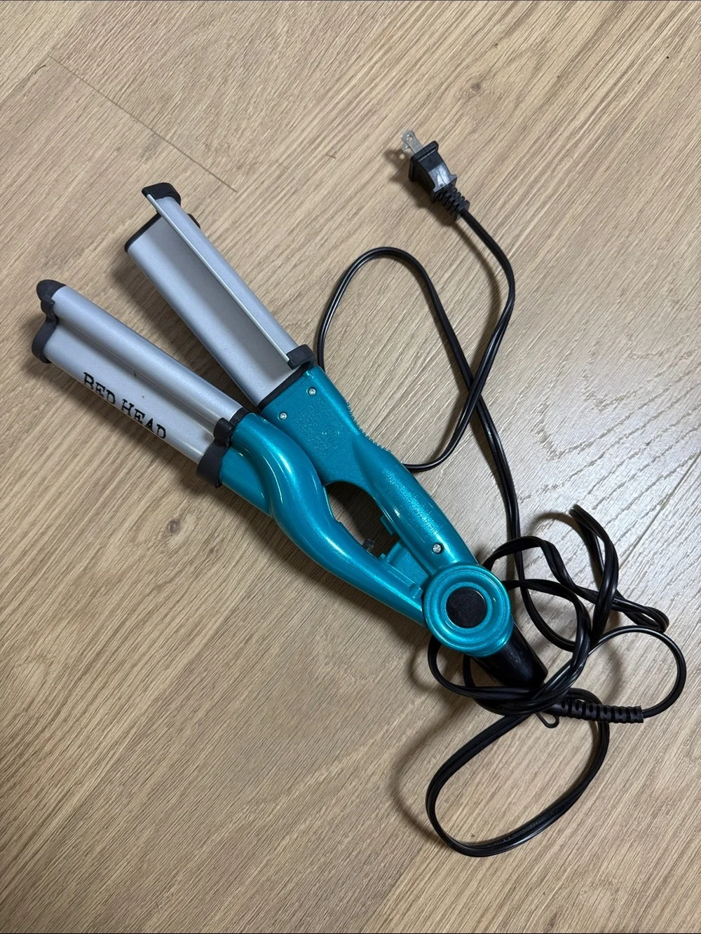 Bedhead Wave Artist Triple Barrel Waver - Teal and Silver